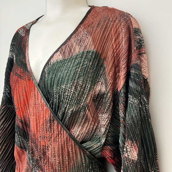 ZARA | Pleated Abstract Earth Tone Print Kimono Wrap Top in Rust & Green - Picture 13 of 16